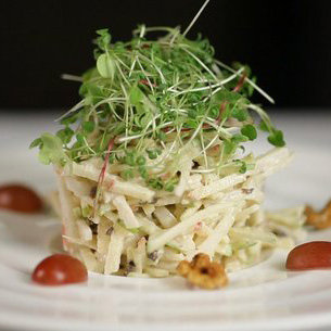 Step-by-Step Waldorf Salad Slideshow Step-by-Step Waldorf Salad Slideshow