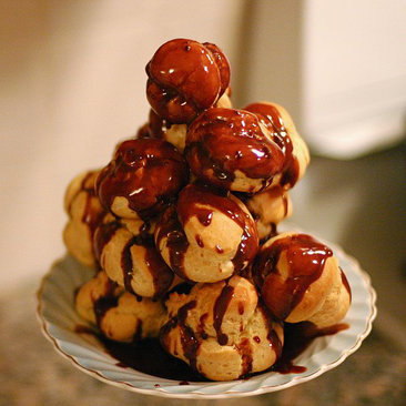 Informal Croquembouche (Cream Puffs) Informal Croquembouche (Cream Puffs)