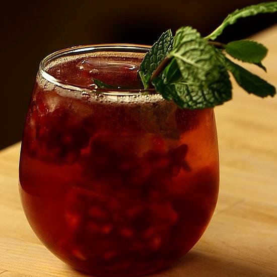 Make a Refreshing Ginger, Mint, and Pomegranate Cocktail Make a Refreshing Ginger, Mint, and Pomegranate Cocktail