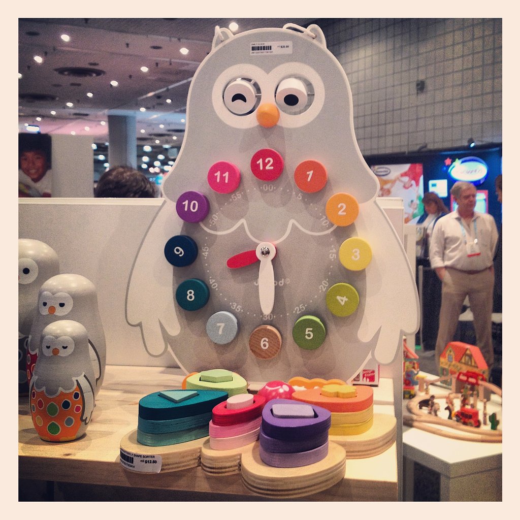 The Janod "Owly" clock looks like a great tool for teaching time.
The Janod "Owly" clock looks like a great tool for teaching time.