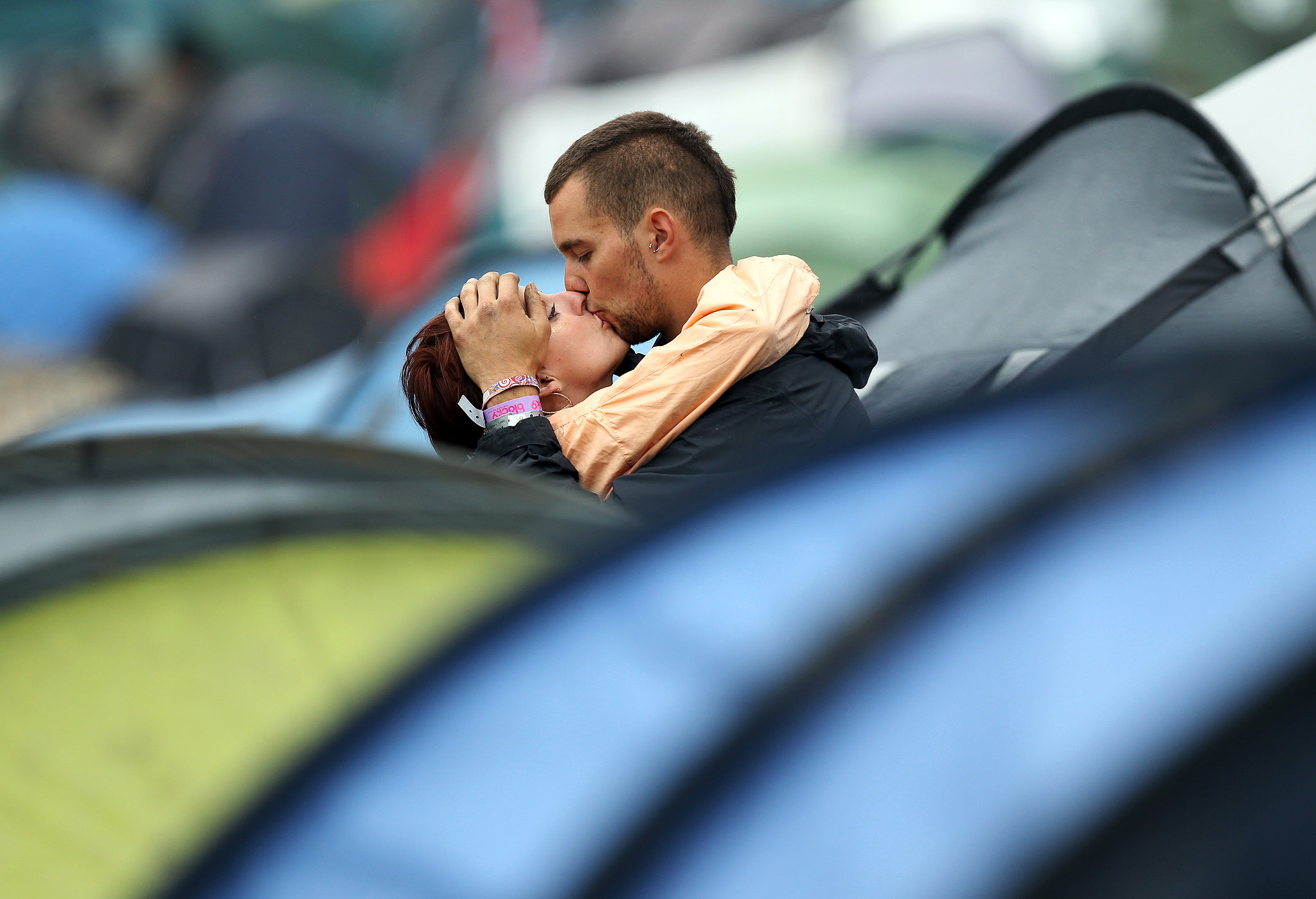 This Kissy Couple Hid Among The Tents At The Glastonbury