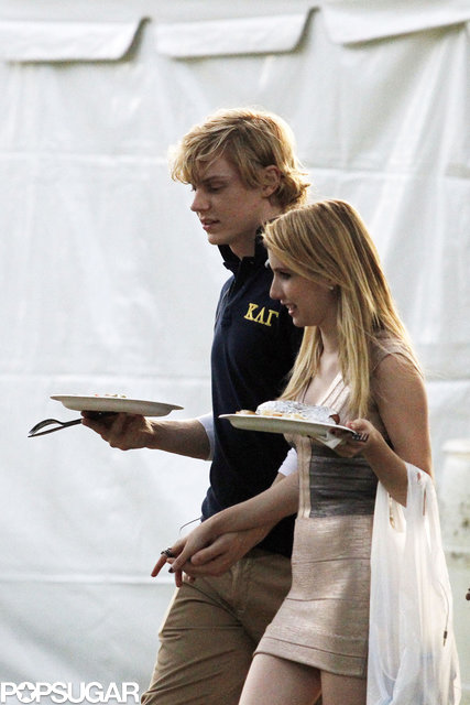 celebrityEmma-Roberts-Evan-Peters-Filming-AHS-Season-3-Photos celebrityEmma-Roberts-Evan-Peters-Filming-AHS-Season-3-Photos