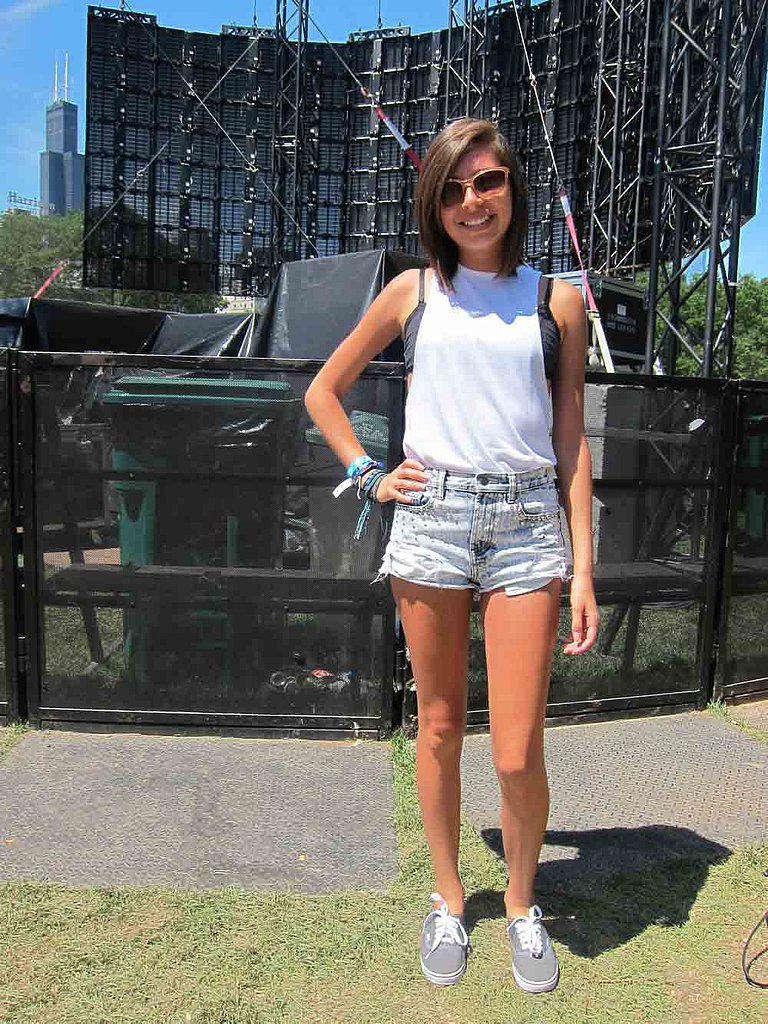 We don't know if it's the high neckline on this white tank or the fully covered black bra underneath, but we thought Zerbrina's look was undeniably cool while still feeling conservative.
We don't know if it's the high neckline on this white tank or the fully covered black bra underneath, but we thought Zerbrina's look was undeniably cool while still feeling conservative.