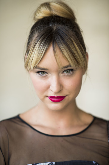 We love a good topknot, especially if its paired with a fluorescent lip hue.
Source: Le 21ème | Adam Katz Sinding We love a good topknot, especially if its paired with a fluorescent lip hue.
Source: Le 21ème | Adam Katz Sinding