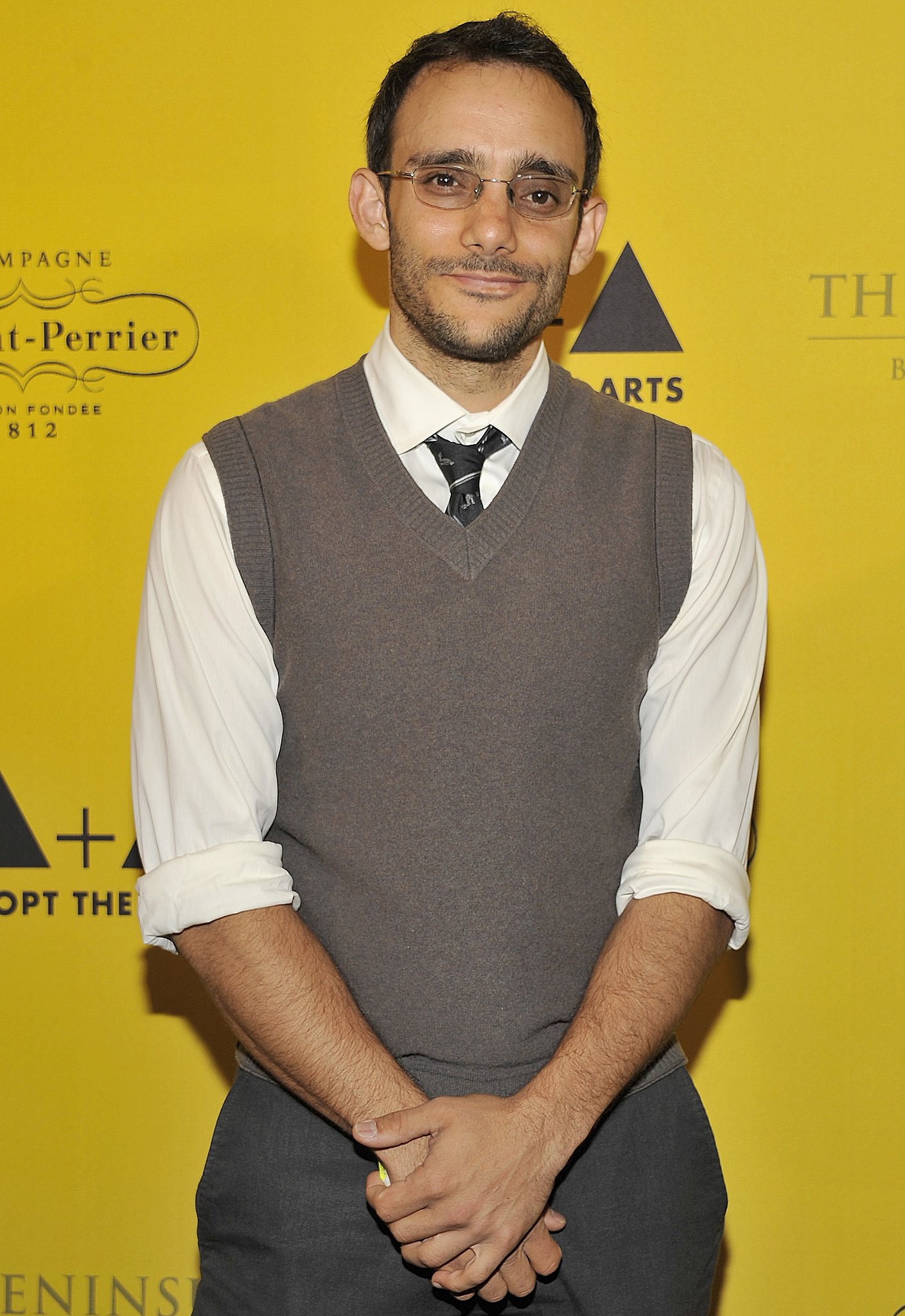Omid Abtahi as Homes The Full Cast of The Hunger Games Mockingjay
