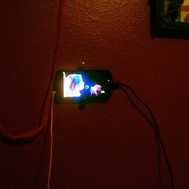 Turn Your Phone Into a TV Turn Your Phone Into a TV
