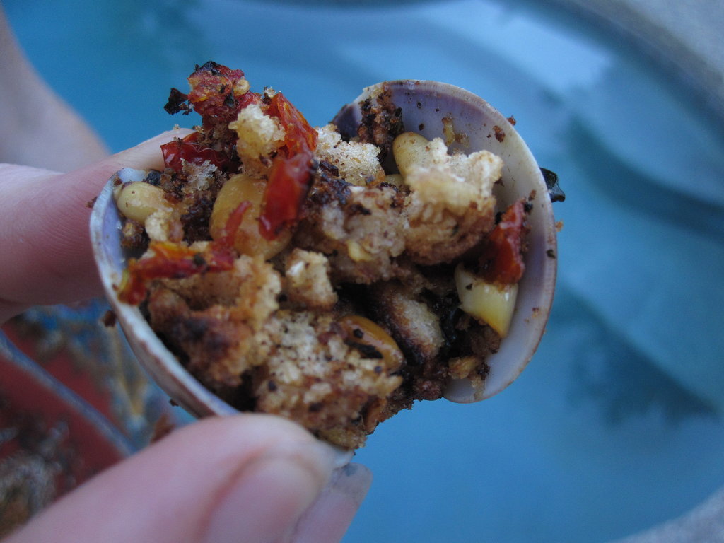 Grilled Clams With Basil Breadcrumbs Grilled Clams With Basil Breadcrumbs