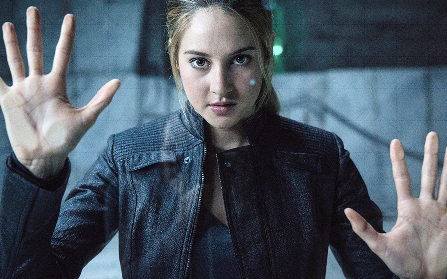 tris-from-divergent-450-pop-culture-halloween-costume-ideas