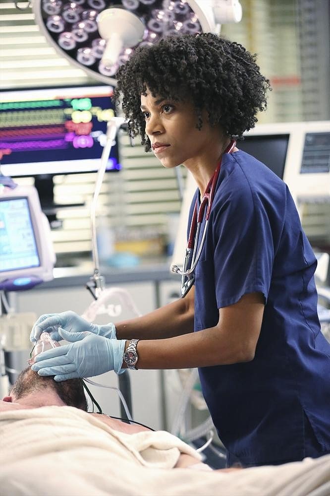 Kelly McCreary as Dr. Maggie Pierce on the season premiere of Grey's