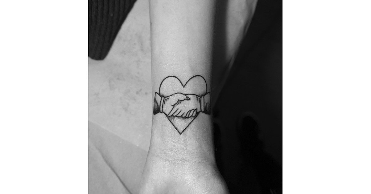 Holding Hands 50 Adorable And Supercool Heart Tattoos Youll Fall In