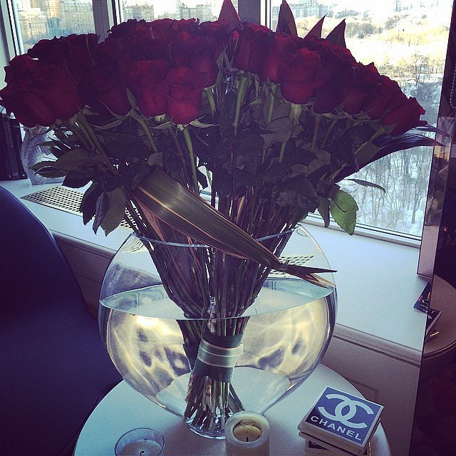 Lady-Gaga-shared-picture-flowers-Taylor-