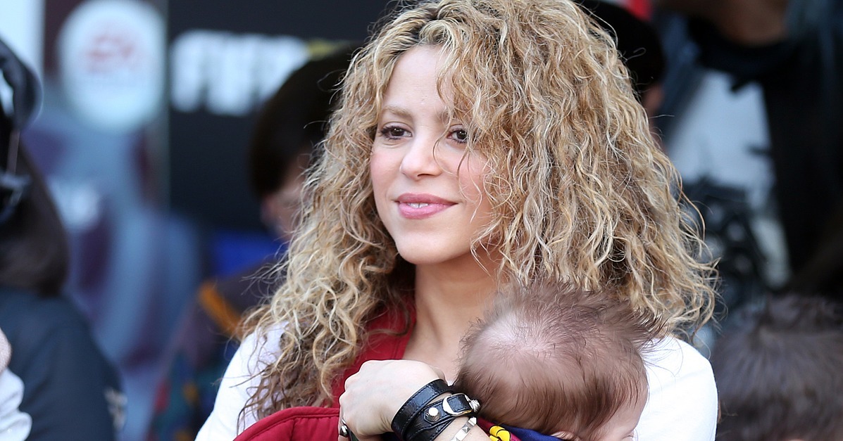 Shakira Shows Her Bare Baby Bump Shakira Shows Her Bare Baby Bump new foto Shakira Shows Her Bare Baby Bump Shakira Shows Her Bare Baby Bump new images