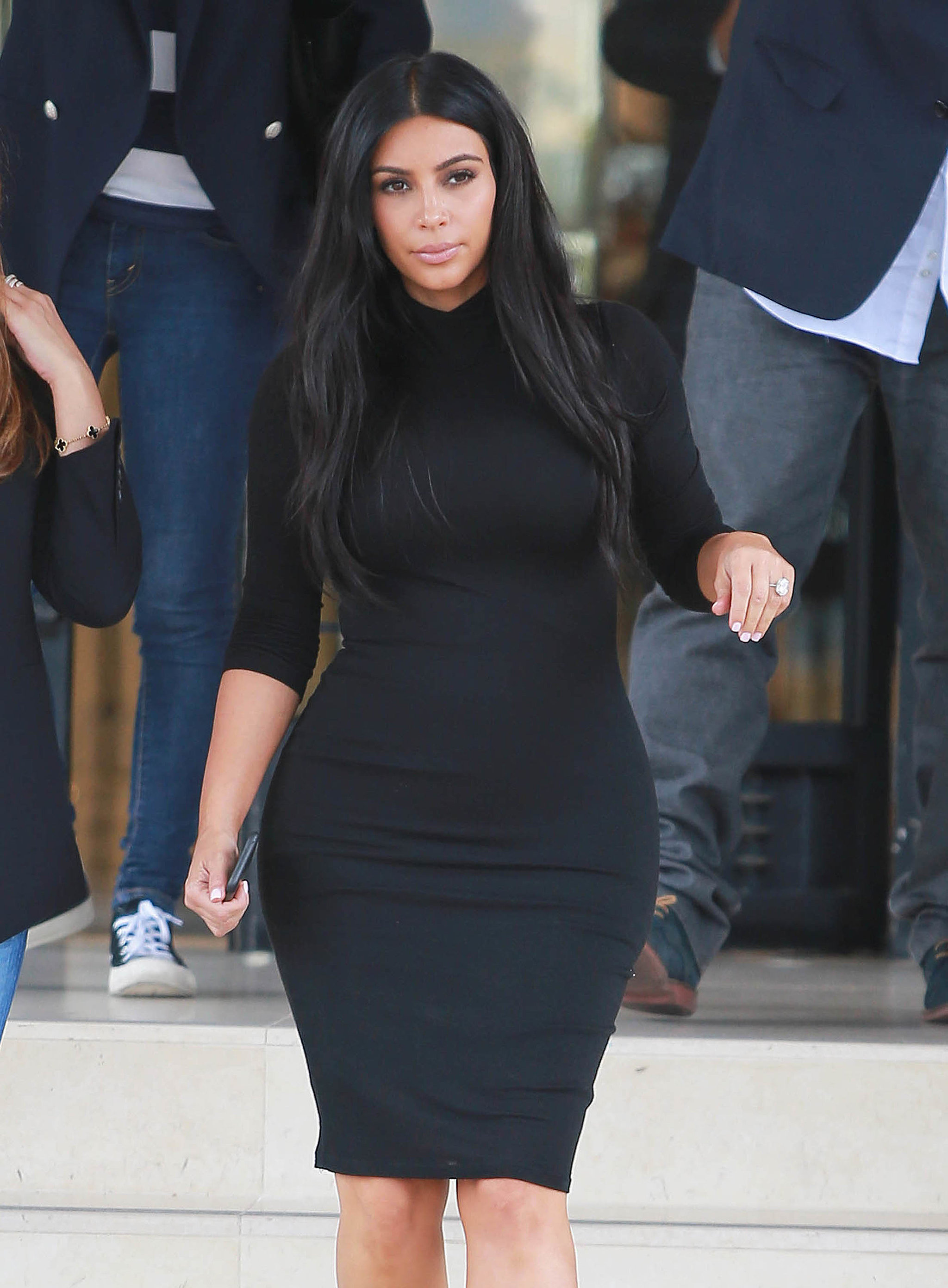 Celebrity And Entertainment Pregnant Kim Kardashian Steps Out In A Skin