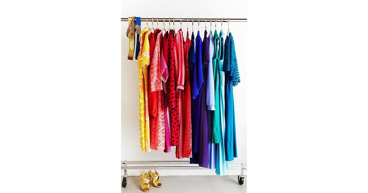 Give Plastic Hangers a Chic Makeover 30 Clever Home Hacks For Decor