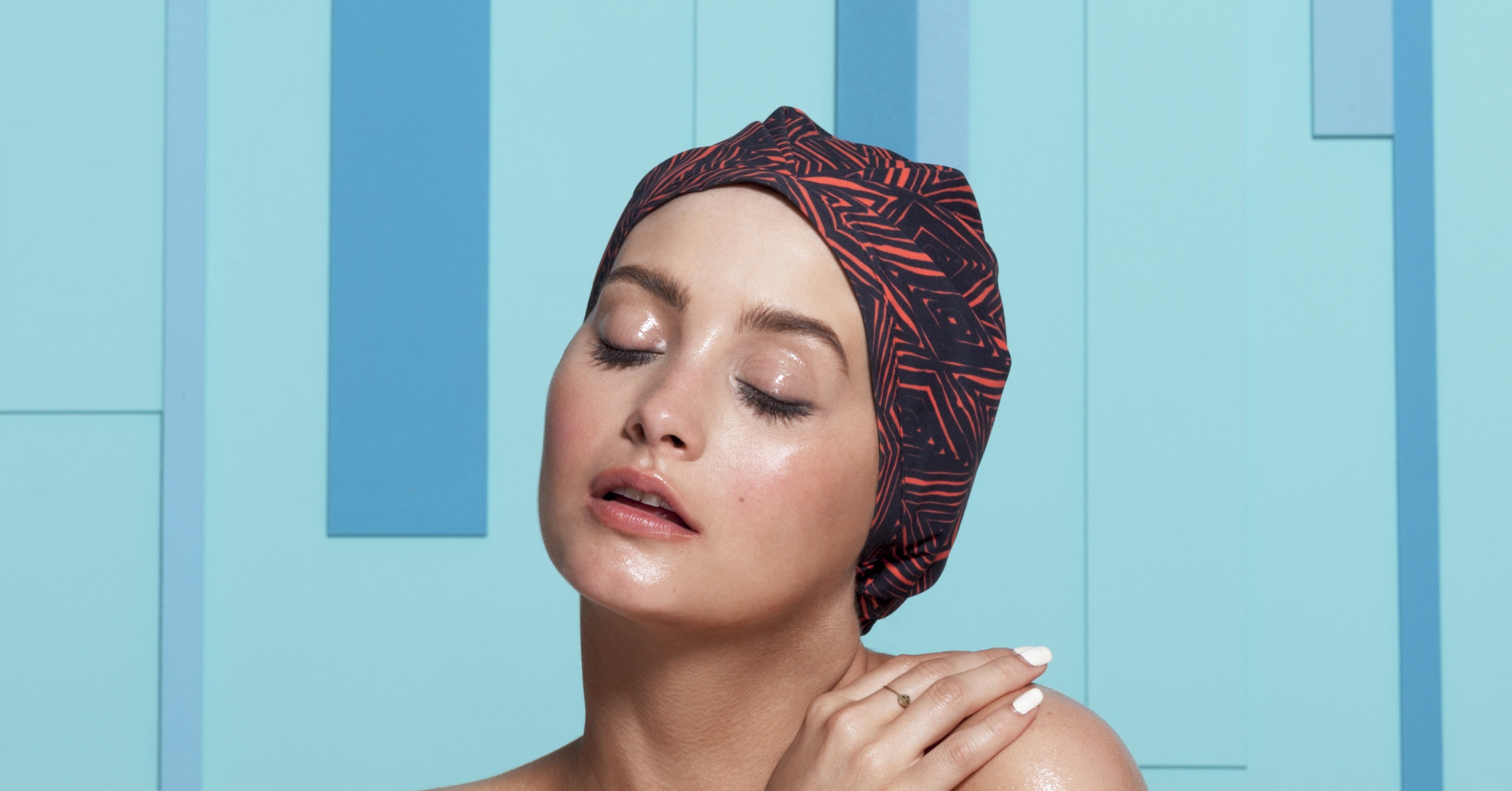 Shhhowercap 15 Fall MustHave Beauty Buys That Editors Love This