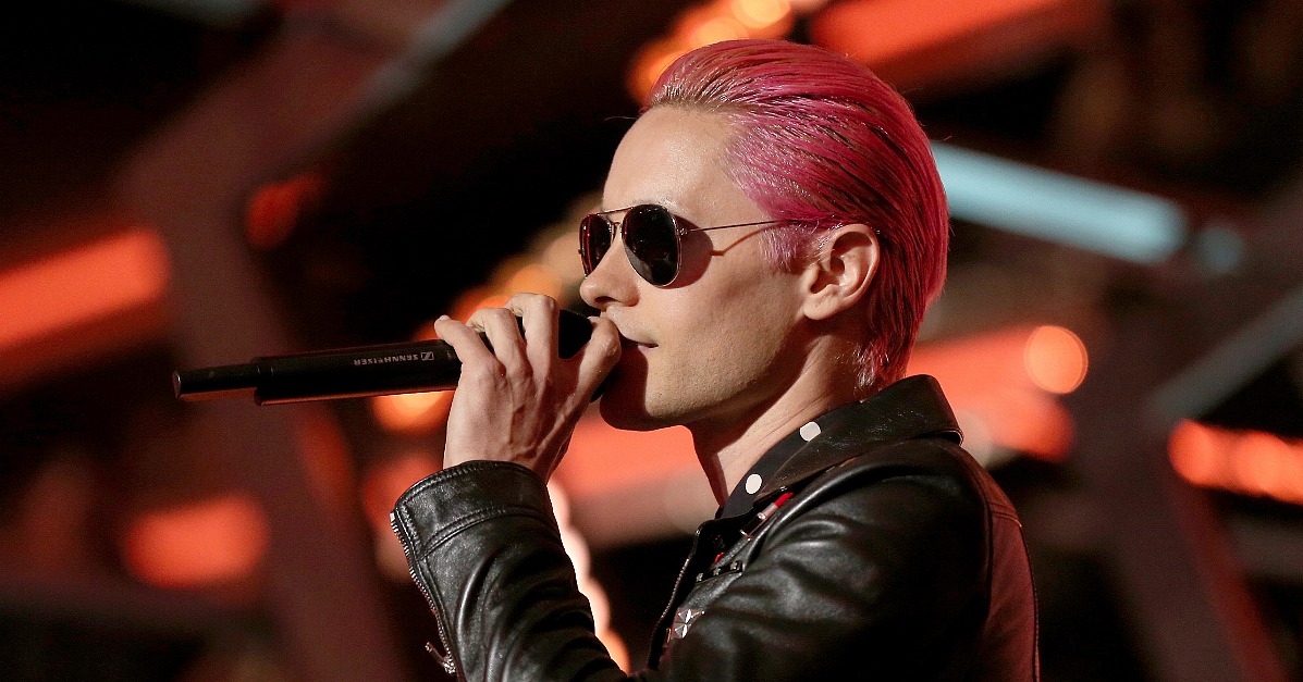 She Dyes Her Hair From Root To Tip When She Hits The Lights Magical