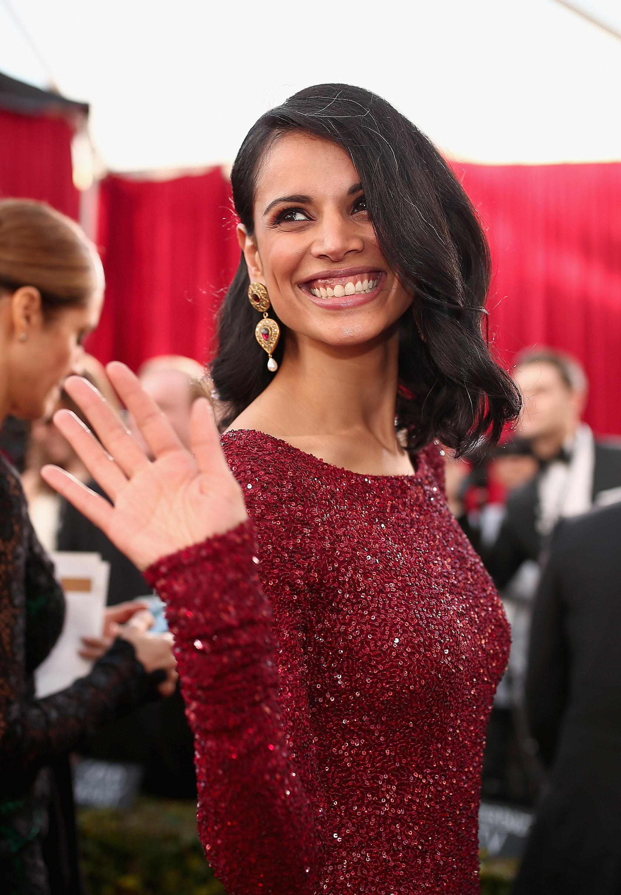 Neha Kapur The Shoes Bags And Jewels At The Sag Awards Shined Brighter Than You Could Ever 