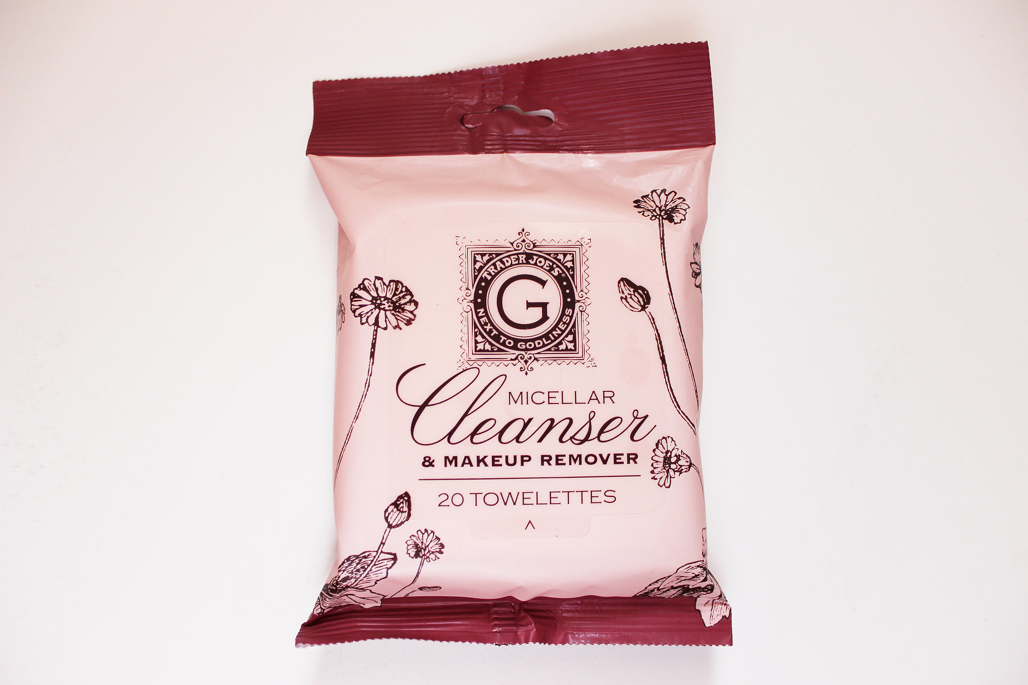 Micellar Cleanser and Makeup Remover Towelettes Don't Leave Trader