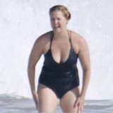 Schumer Takes Ocean During Relaxing