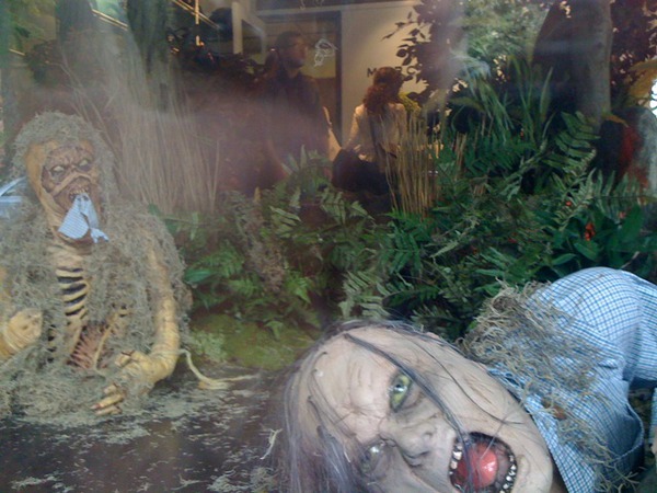 Fall Style: Marc Jacobs's NYC Halloween Window Display Fall Style: Marc Jacobs's NYC Halloween Window Display