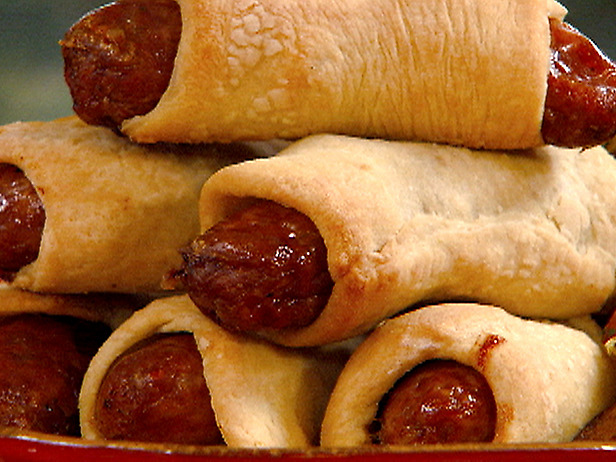 Spicy Sausage Pigs in a Blanket Recipe Spicy Sausage Pigs in a Blanket Recipe