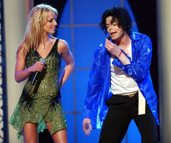 Britney Spears and MJ performed a duet at his 30th Anniversary Special in NYC in 2001.
Britney Spears and MJ performed a duet at his 30th Anniversary Special in NYC in 2001.