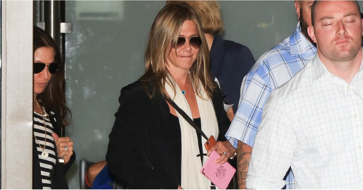 When Jennifer Aniston Wears This Outfit, You Know She's About to Catch a Flight - POPSUGAR
