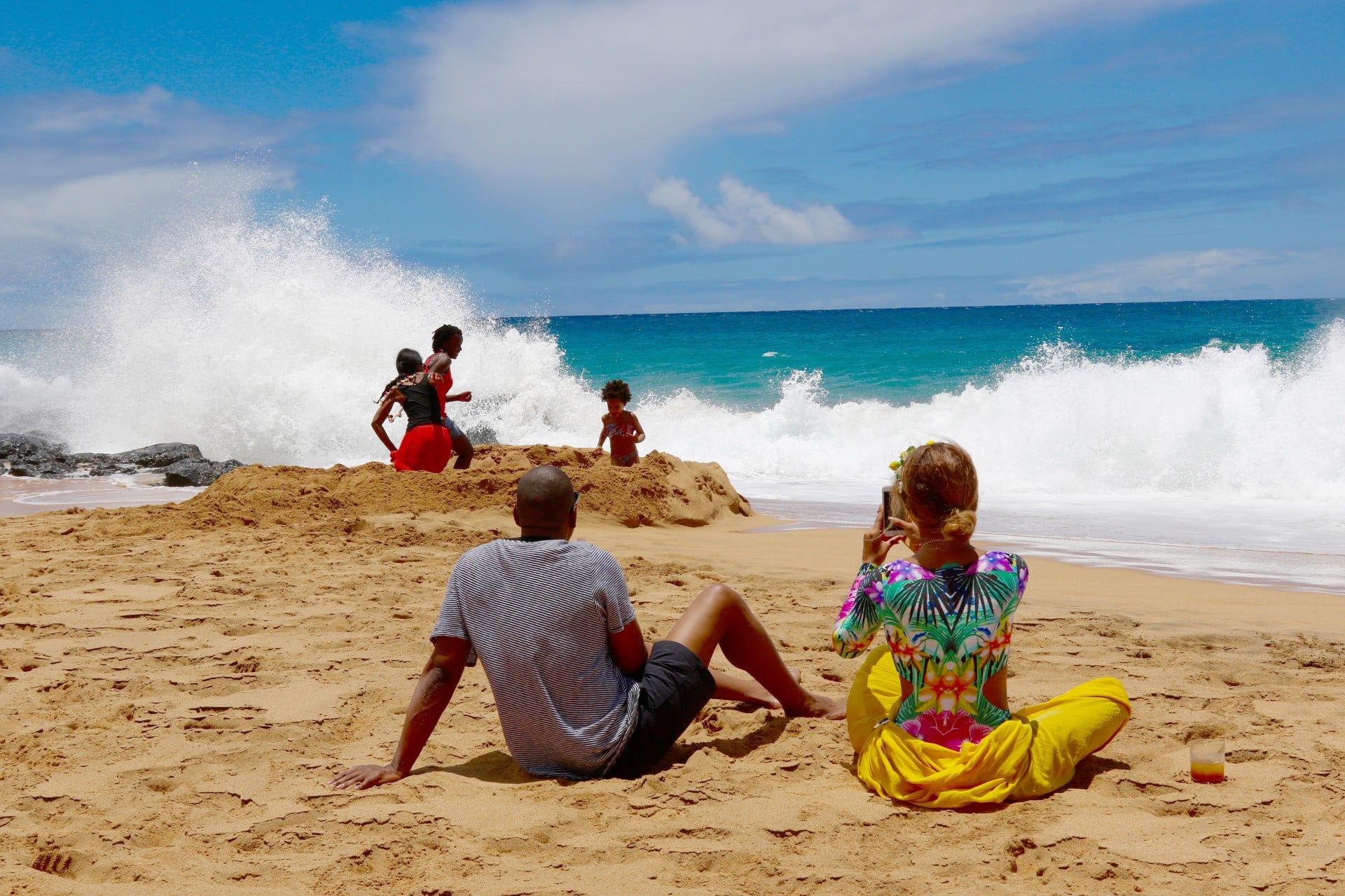 Beyoncé and Jay Z Can't Keep Their Hands Off Each Other During a Romantic Trip to Hawaii