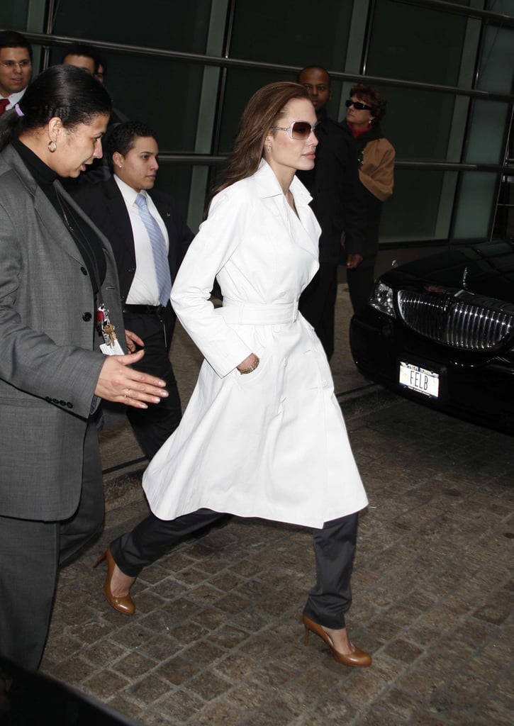 News Pics and More... - Page 4 Wear-Your-Dress-Coat-Over-Trousers-Appear-Ladylike-Yet-Tough