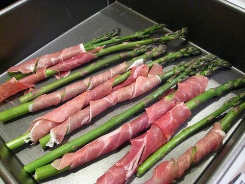 Prosciutto-Wrapped Asparagus Prosciutto-Wrapped Asparagus
