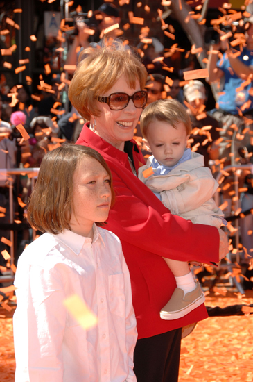 Carol Burnett treated her grandchildren Zack and Dylan to the orange carpet affair of <b>Dr. Seuss Horton Hears a Who</b>. Carol Burnett treated her grandchildren Zack and Dylan to the orange carpet affair of <b>Dr. Seuss Horton Hears a Who</b>.