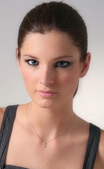 Fabworthy: Giles & Brother Tiny Safety Pin Necklace Fabworthy: Giles & Brother Tiny Safety Pin Necklace