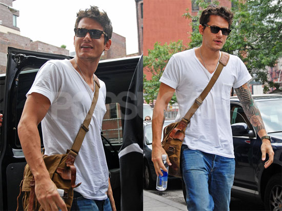 Photos of John Mayer in NYC 2008-07-10 12:45:11 Photos of John Mayer in NYC 2008-07-10 12:45:11