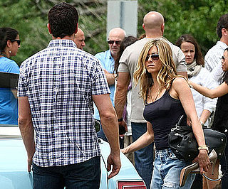 Photo Slide of Jennifer Aniston and Gerard Butler on the NJ Set of The Bounty Hunter Photo Slide of Jennifer Aniston and Gerard Butler on the NJ Set of The Bounty Hunter