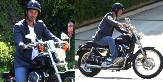 Keanu Flexes His Motorcycle Keanu Flexes His Motorcycle