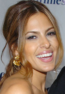 How-To: Eva's Happy Hearts Makeup Look How-To: Eva's Happy Hearts Makeup Look