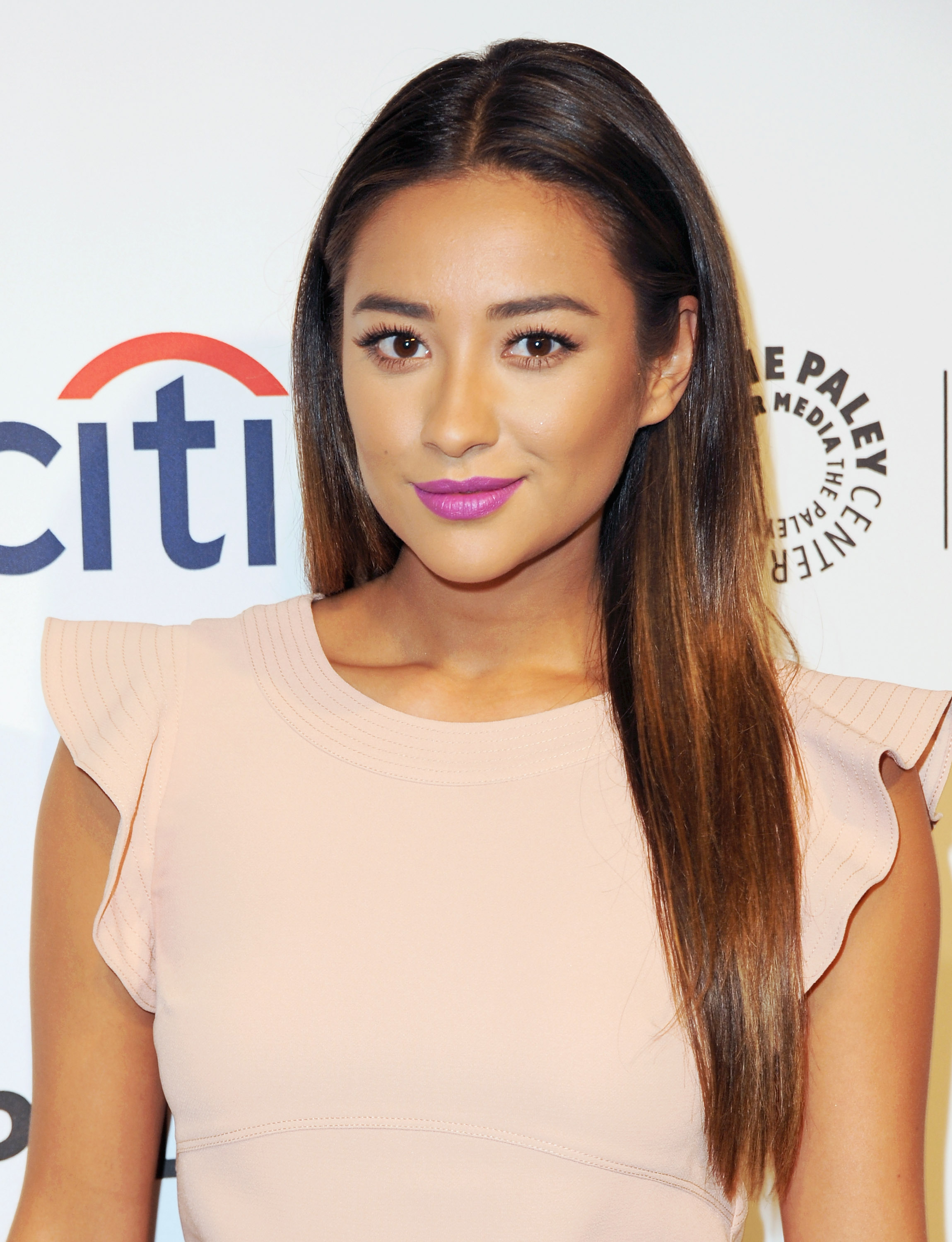 Next photo of Shay Mitchell