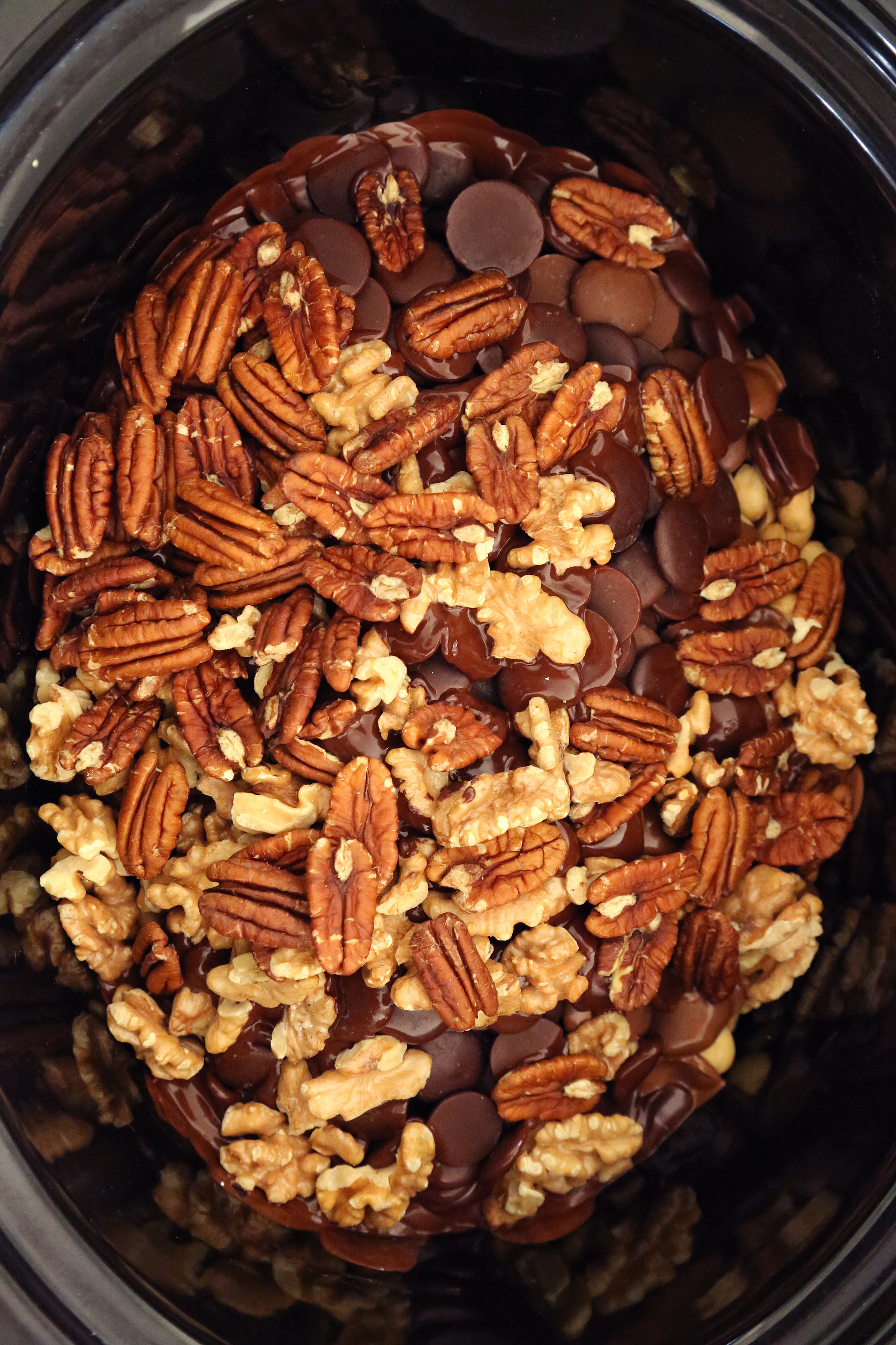 CrockPot Chocolate Candy With Nuts Pedfire