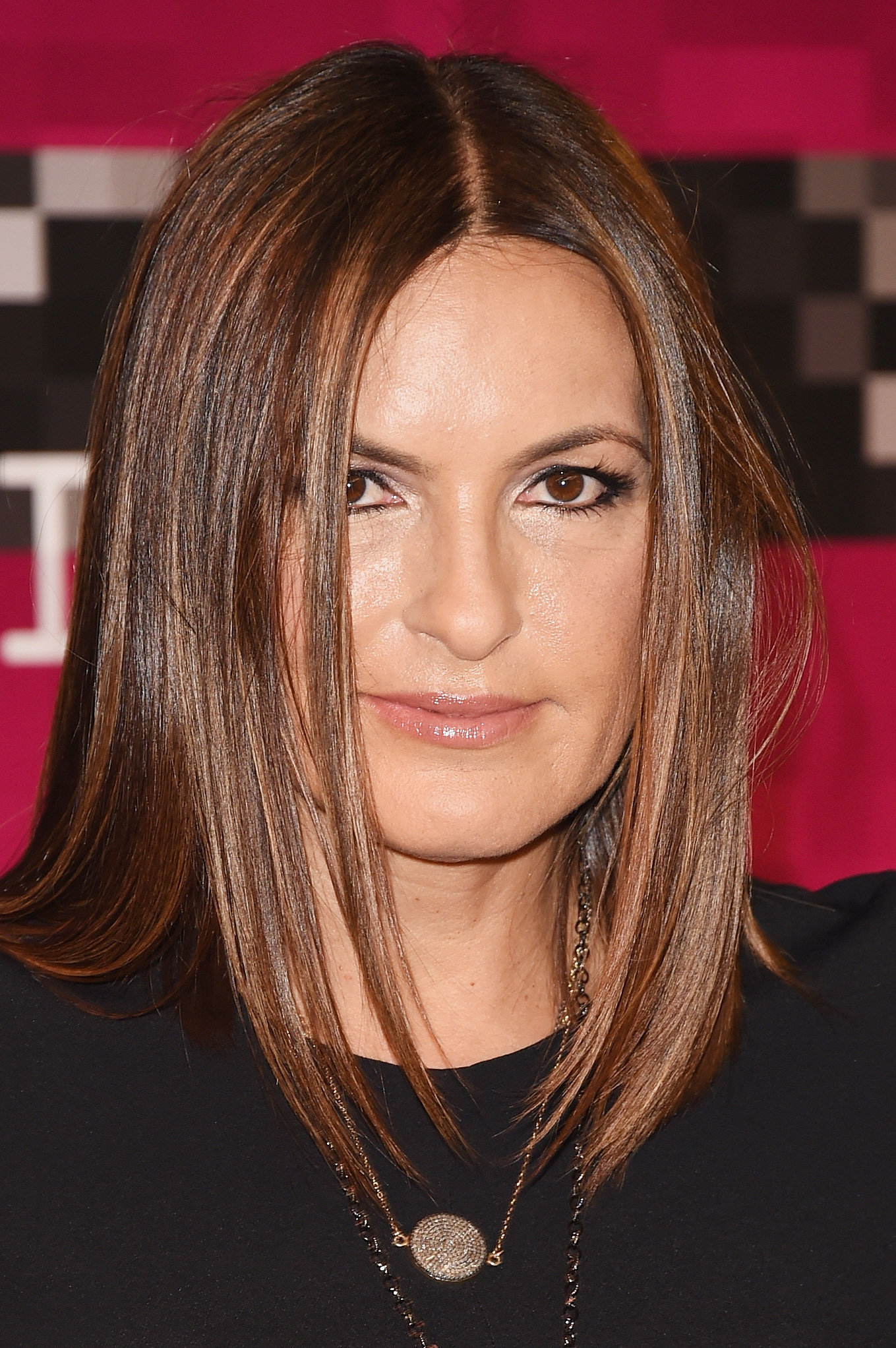 Mariska Hargitay | The Best Beauty Looks From the MTV VMAs Red Carpet ...