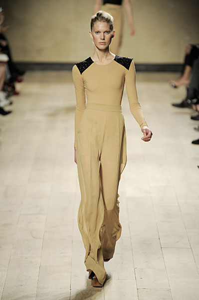 Pheobe Philo's First Celine Runway Collection for Spring 2010: The ...