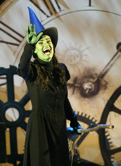 Witchy Makeup Ideas: Wicked's Elphaba | POPSUGAR Beauty