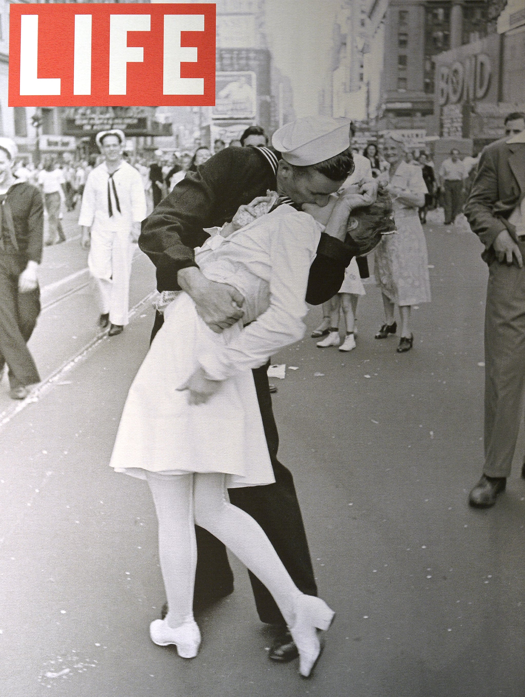 Kissing Sailor In Wwii Life Magazine Cover Photo Dies Popsugar Celebrity